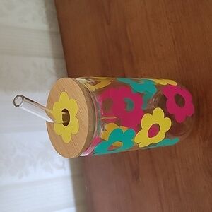 NWOT Handmade Colorful Daisy Glass Cup w/straw